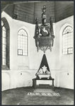 17320 Interieur van de Ned. Herv. kerk (Kerkstraat 10) te Ameide: grafmonument van Jan Wijnand Ram.N.B. Ameide is op 1 ...